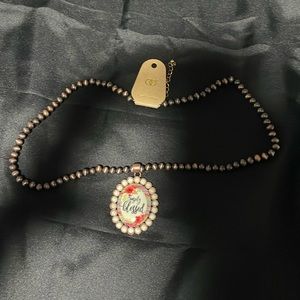 Women’s necklace